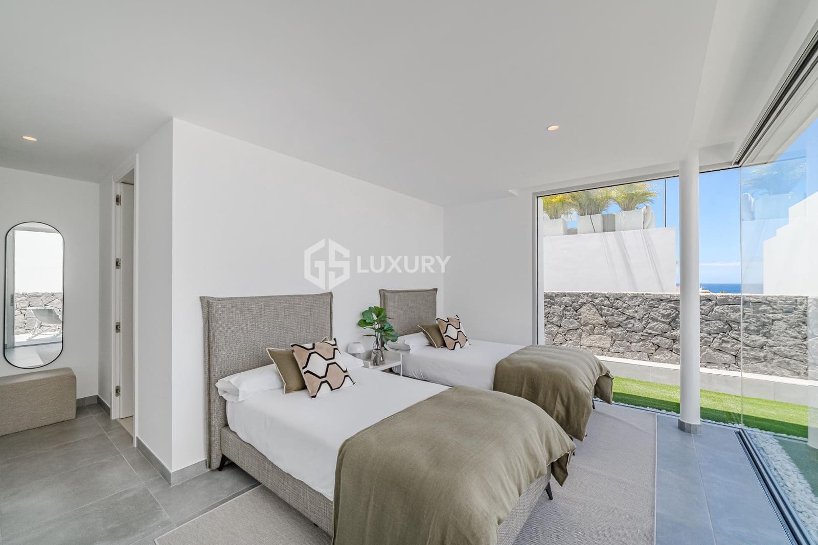 4 makuuhuone Huvila myytävänä paikassa Callao Salvaje mukana uima-altaan 
autotalli - 1 680 000 € (Ref: 9230971)