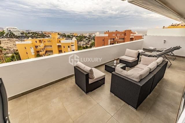 3 sovrum Takvåning till salu i La Caleta Adeje med pool garage - 1 650 000 € (Ref: 9230973)