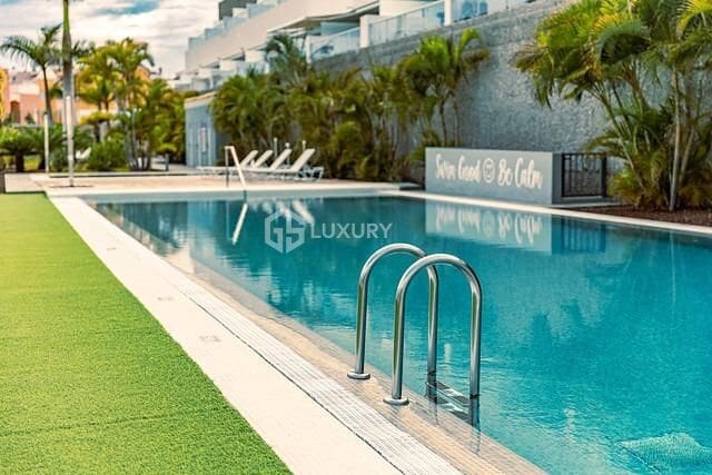 Ático de 3 habitaciones en La Caleta Adeje, Adeje en venta con piscina garaje - 1.650.000 € (Ref: 9230973)