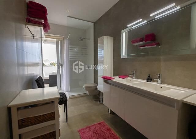 3 sovrum Takvåning till salu i La Caleta Adeje med pool garage - 1 650 000 € (Ref: 9230973)