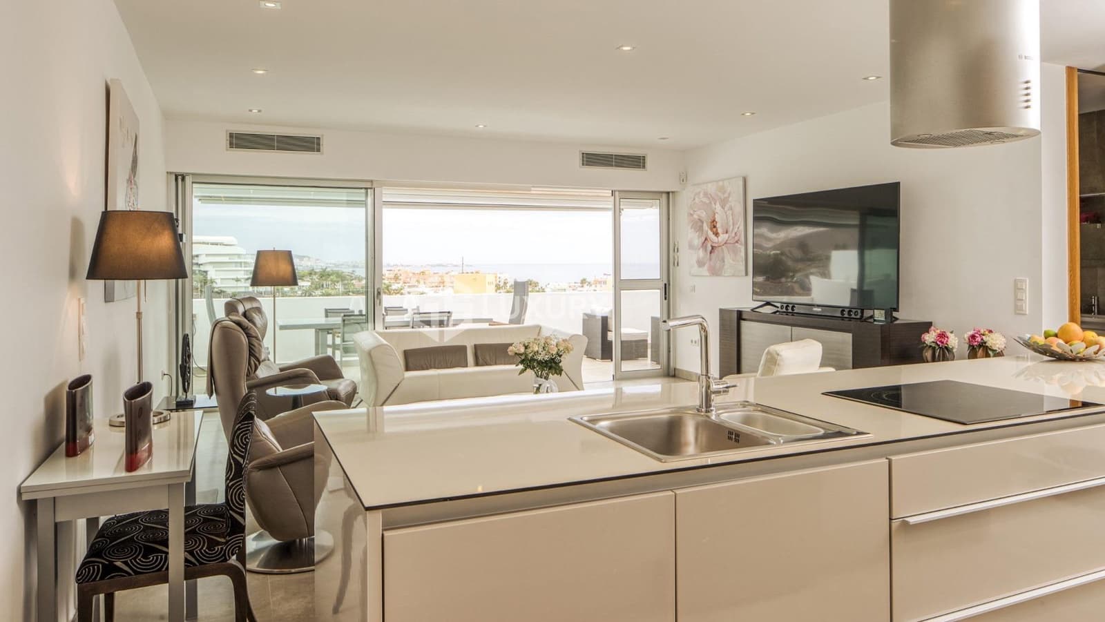 3 sovrum Takvåning till salu i La Caleta Adeje med pool garage - 1 650 000 € (Ref: 9230973)