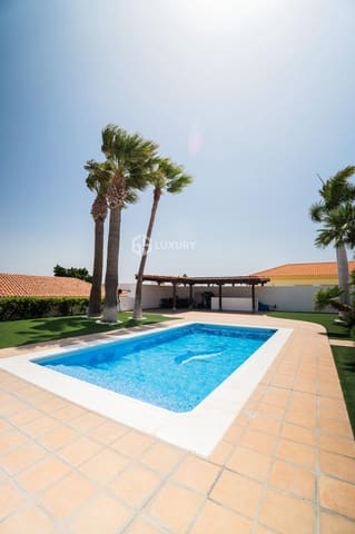 4 slaapkamer Villa te koop in San Miguel de Abona met zwembad garage - € 1.600.000 (Ref: 9240291)