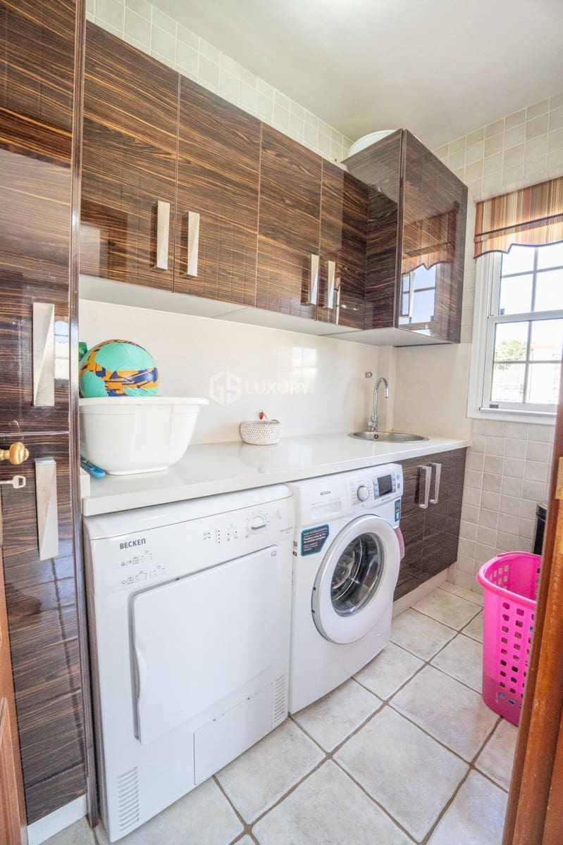 4 slaapkamer Villa te koop in San Miguel de Abona met zwembad garage - € 1.600.000 (Ref: 9240291)