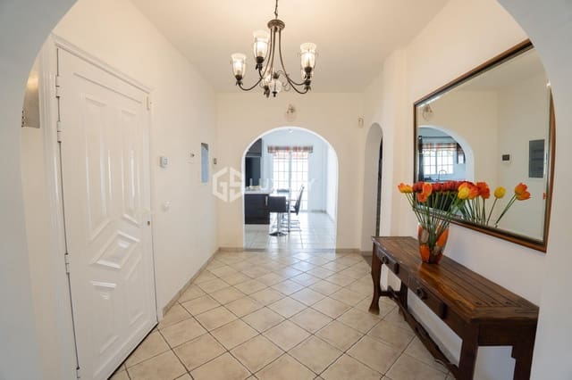 4 slaapkamer Villa te koop in San Miguel de Abona met zwembad garage - € 1.600.000 (Ref: 9240291)