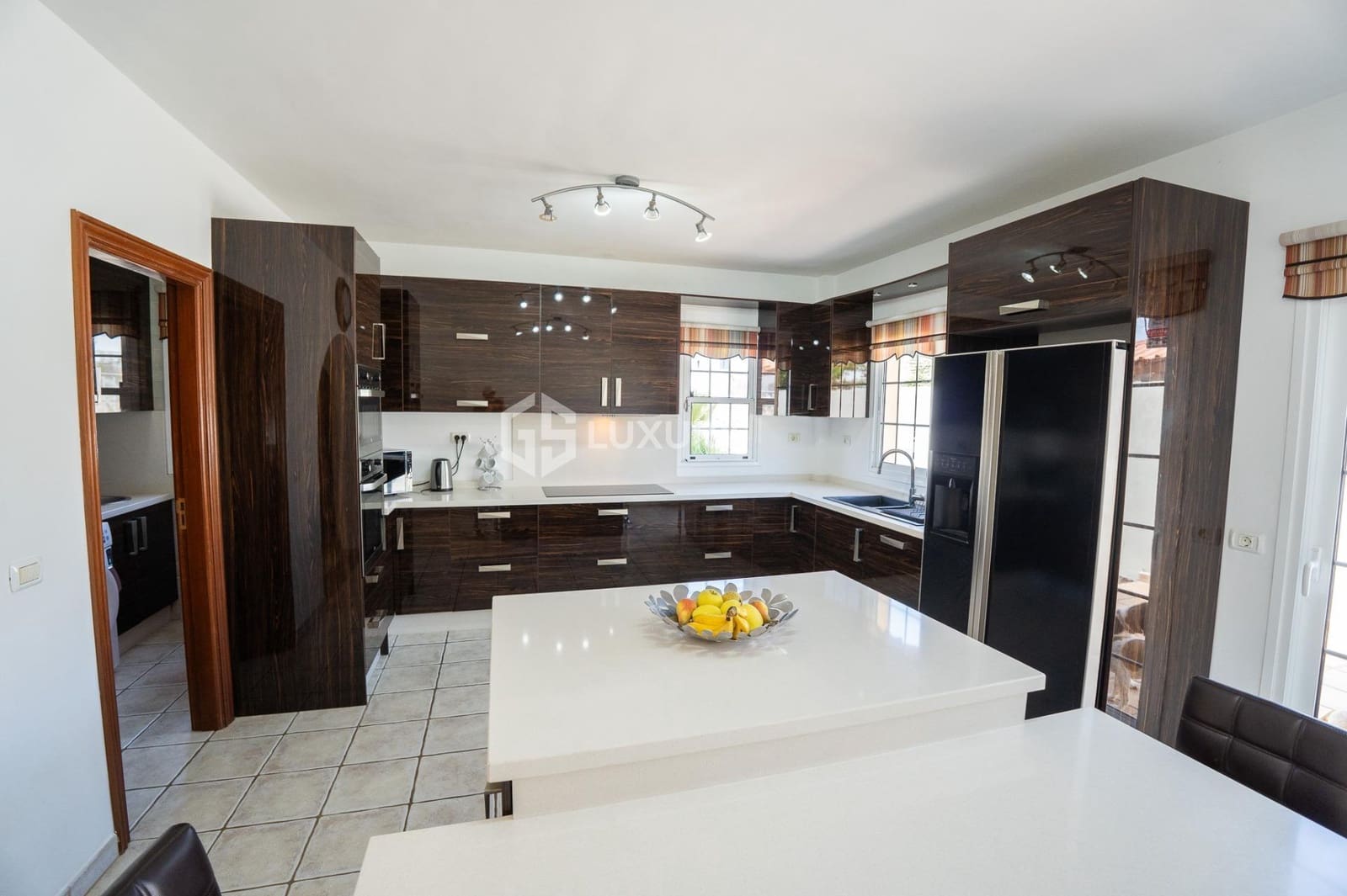 4 slaapkamer Villa te koop in San Miguel de Abona met zwembad garage - € 1.600.000 (Ref: 9240291)