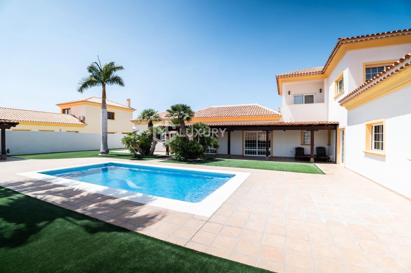 4 slaapkamer Villa te koop in San Miguel de Abona met zwembad garage - € 1.600.000 (Ref: 9240291)