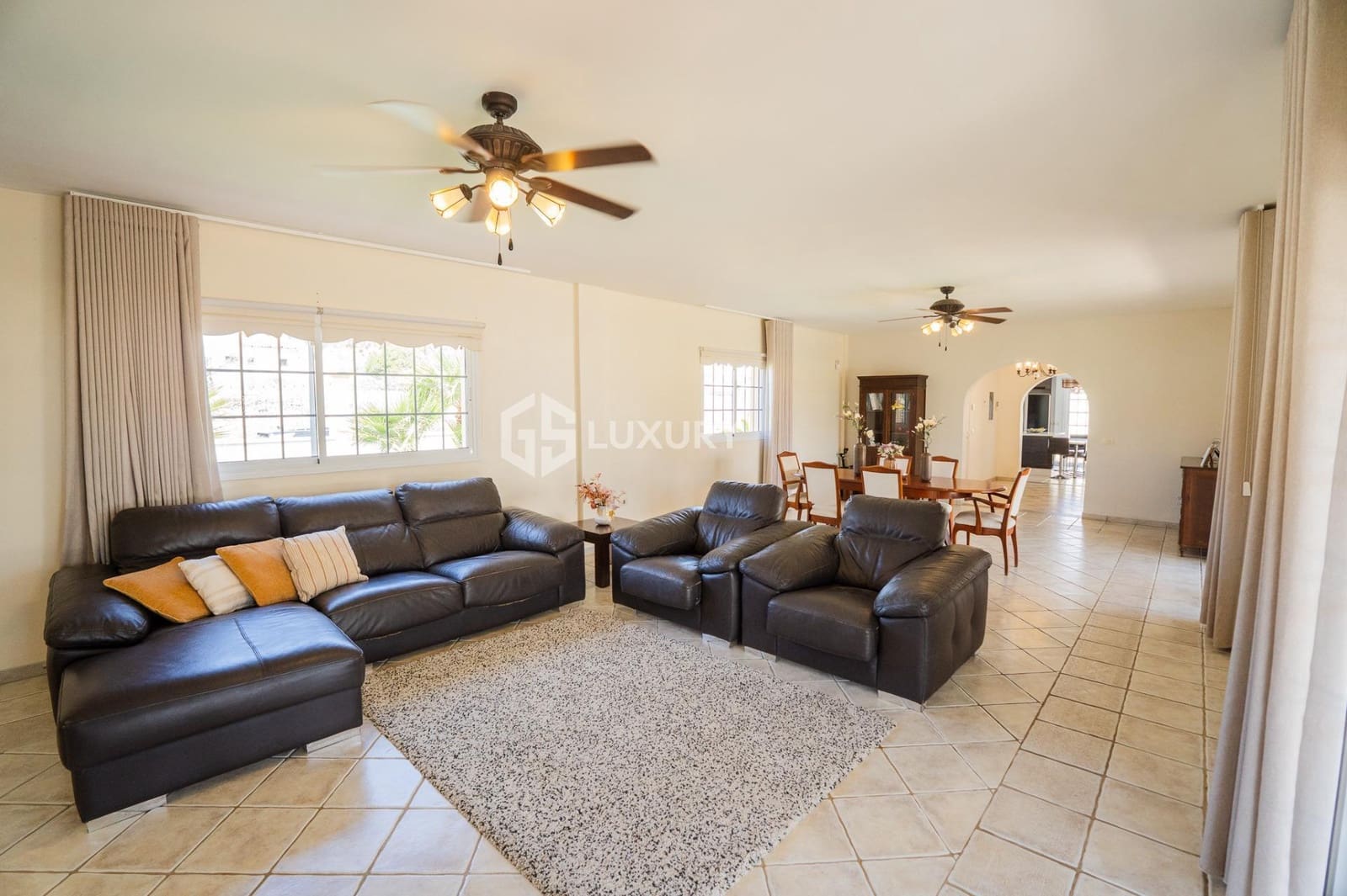 4 slaapkamer Villa te koop in San Miguel de Abona met zwembad garage - € 1.600.000 (Ref: 9240291)