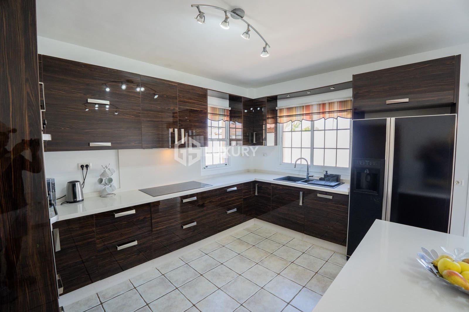 4 slaapkamer Villa te koop in San Miguel de Abona met zwembad garage - € 1.600.000 (Ref: 9240291)