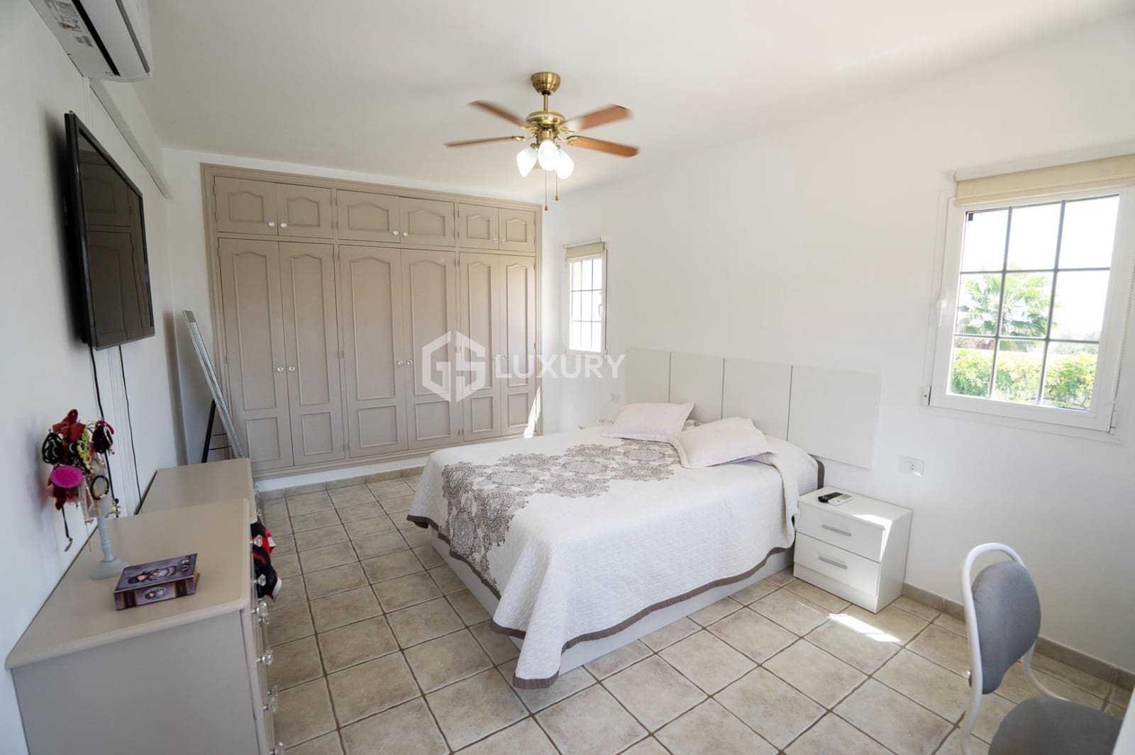 4 slaapkamer Villa te koop in San Miguel de Abona met zwembad garage - € 1.600.000 (Ref: 9240291)