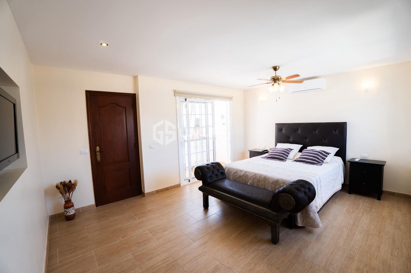 4 slaapkamer Villa te koop in San Miguel de Abona met zwembad garage - € 1.600.000 (Ref: 9240291)