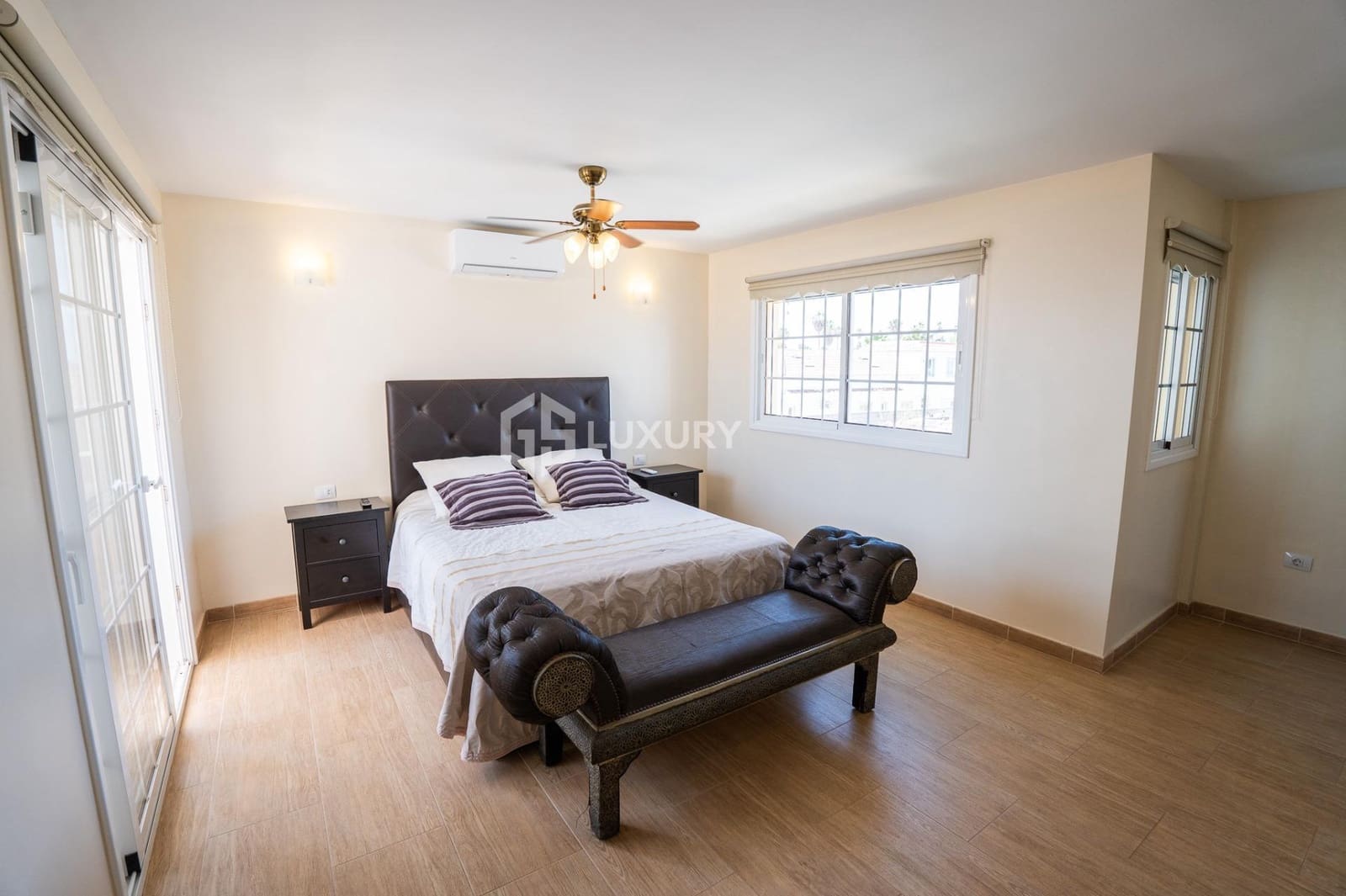 4 slaapkamer Villa te koop in San Miguel de Abona met zwembad garage - € 1.600.000 (Ref: 9240291)