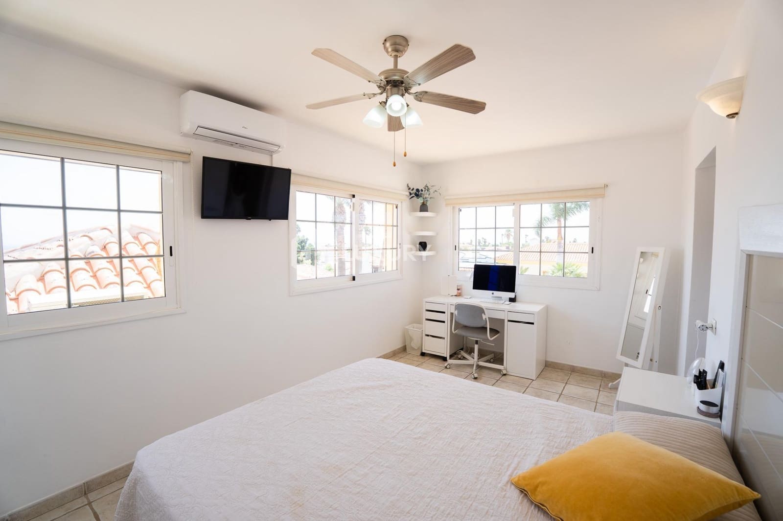 4 slaapkamer Villa te koop in San Miguel de Abona met zwembad garage - € 1.600.000 (Ref: 9240291)