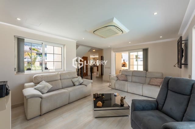 3 soveværelse Villa til salg i El Madroñal, Adeje med swimmingpool garage - € 1.769.000 (Ref: 9247145)