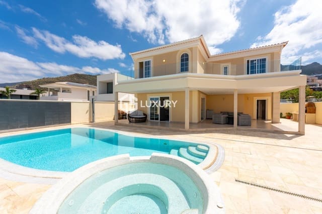 3 soveværelse Villa til salg i El Madroñal, Adeje med swimmingpool garage - € 1.769.000 (Ref: 9247145)