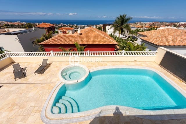 3 soveværelse Villa til salg i El Madroñal, Adeje med swimmingpool garage - € 1.769.000 (Ref: 9247145)