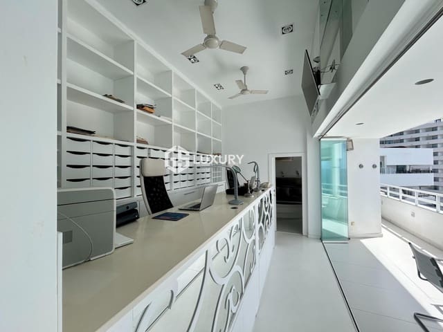 1 soveværelse Penthouse til salg i Playa de las Américas, Adeje med swimmingpool garage - € 1.595.000 (Ref: 9257585)