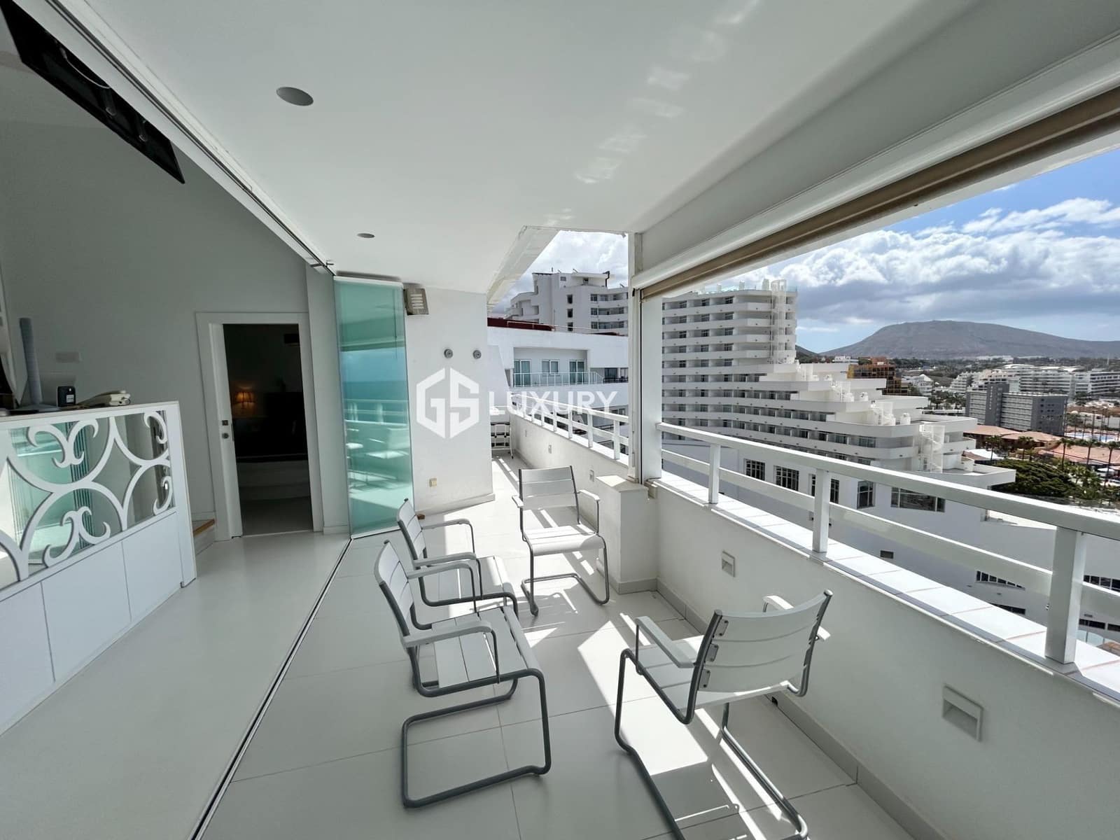 1 soveværelse Penthouse til salg i Costa Adeje med swimmingpool garage - € 1.595.000 (Ref: 9257585)