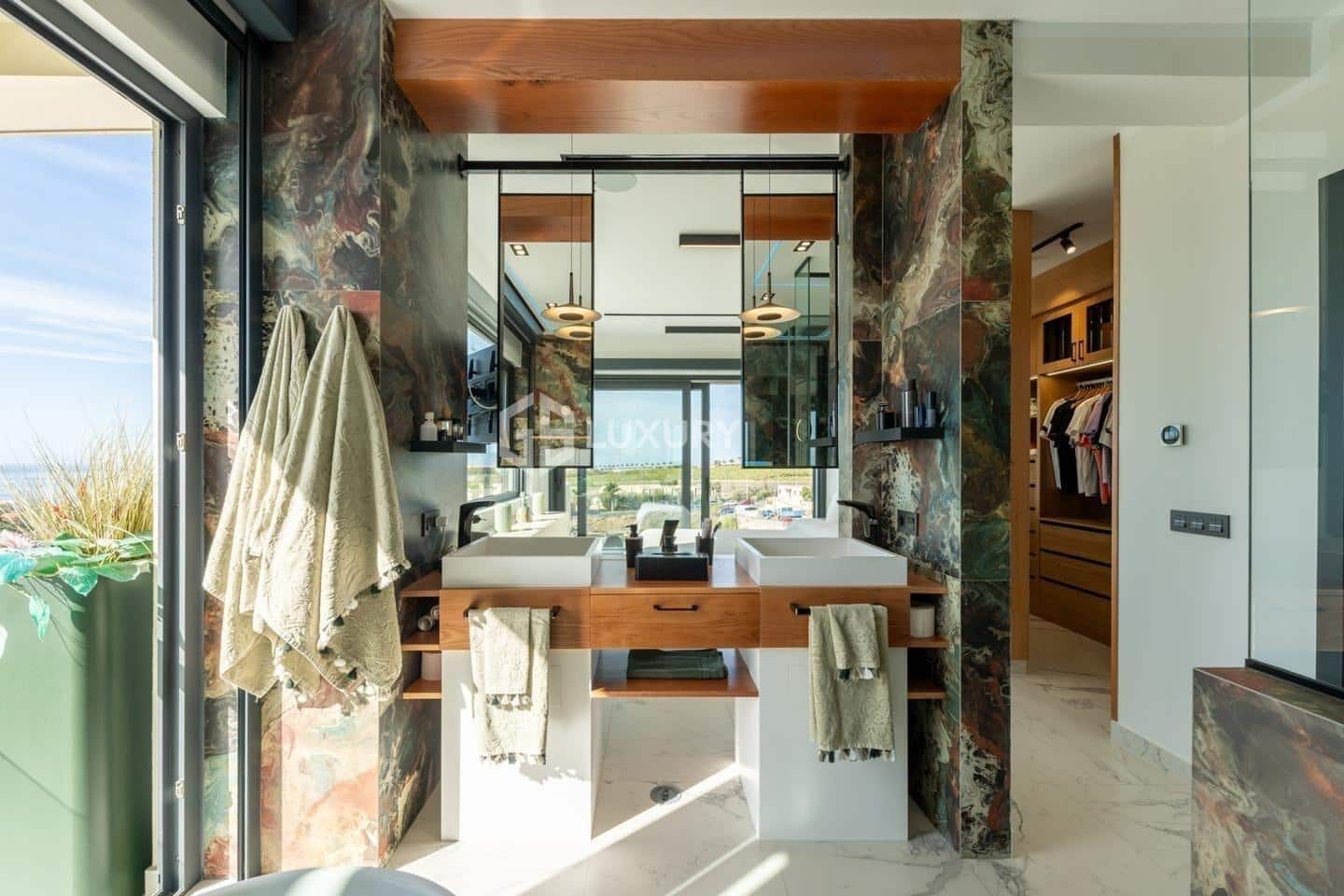 4 Zimmer Villa zu verkaufen in Costa Adeje mit Pool Garage - 3.500.000 € (Ref: 9264373)