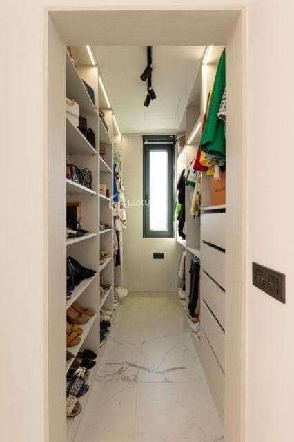 4 bedroom Villa for sale in Costa Adeje with pool garage - € 3,500,000 (Ref: 9264373)