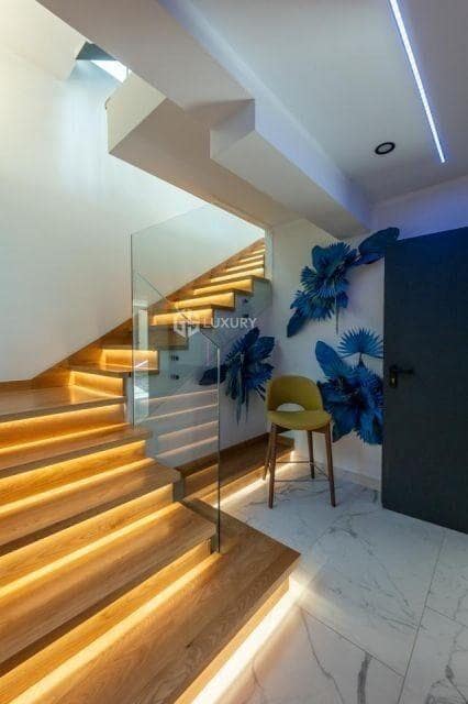 4 bedroom Villa for sale in Costa Adeje with pool garage - € 3,500,000 (Ref: 9264373)