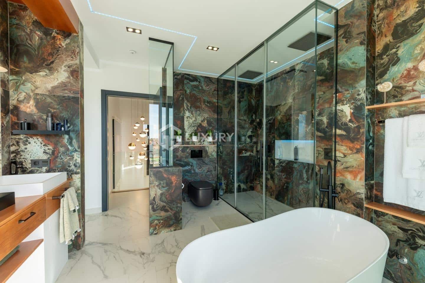 4 bedroom Villa for sale in Costa Adeje with pool garage - € 3,500,000 (Ref: 9264373)