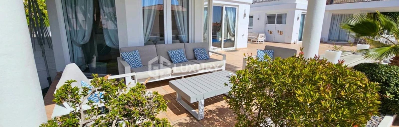 12 soverom Villa til salgs i Playa Paraiso med svømmebasseng garasje - € 4 000 000 (Ref: 9276540)