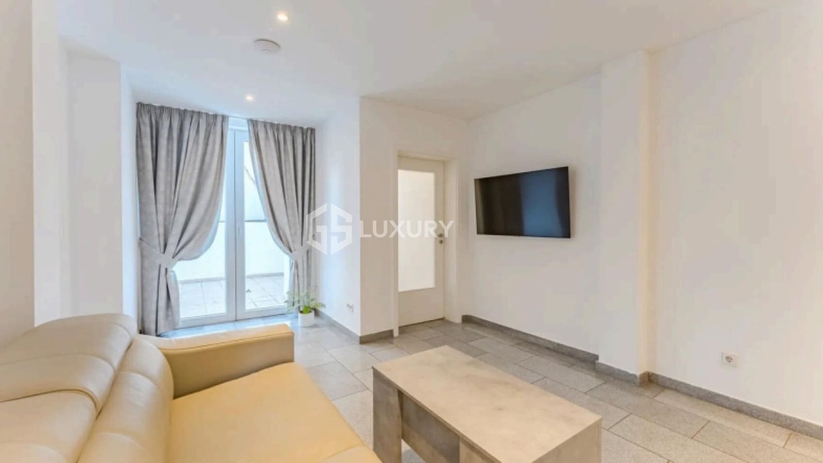 12 soverom Villa til salgs i Playa Paraiso med svømmebasseng garasje - € 4 000 000 (Ref: 9276540)