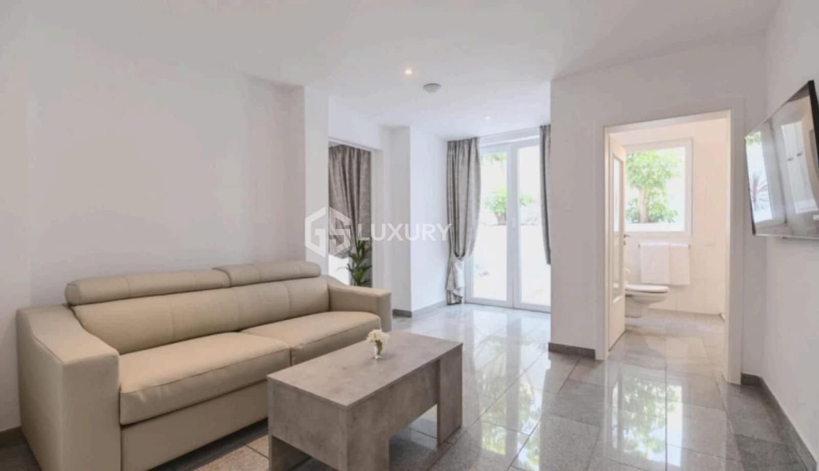 12 soverom Villa til salgs i Playa Paraiso med svømmebasseng garasje - € 4 000 000 (Ref: 9276540)