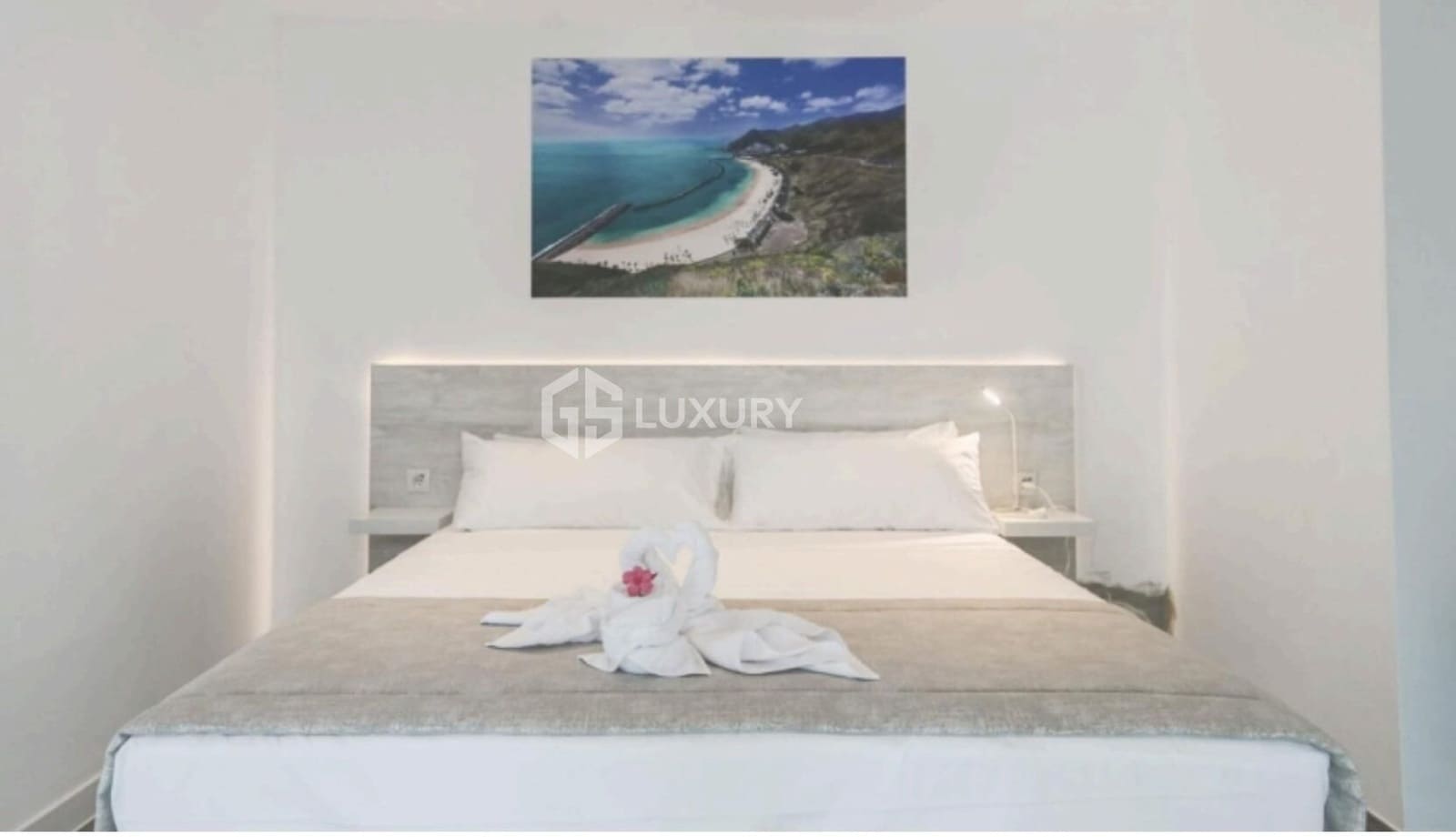 12 soverom Villa til salgs i Playa Paraiso med svømmebasseng garasje - € 4 000 000 (Ref: 9276540)