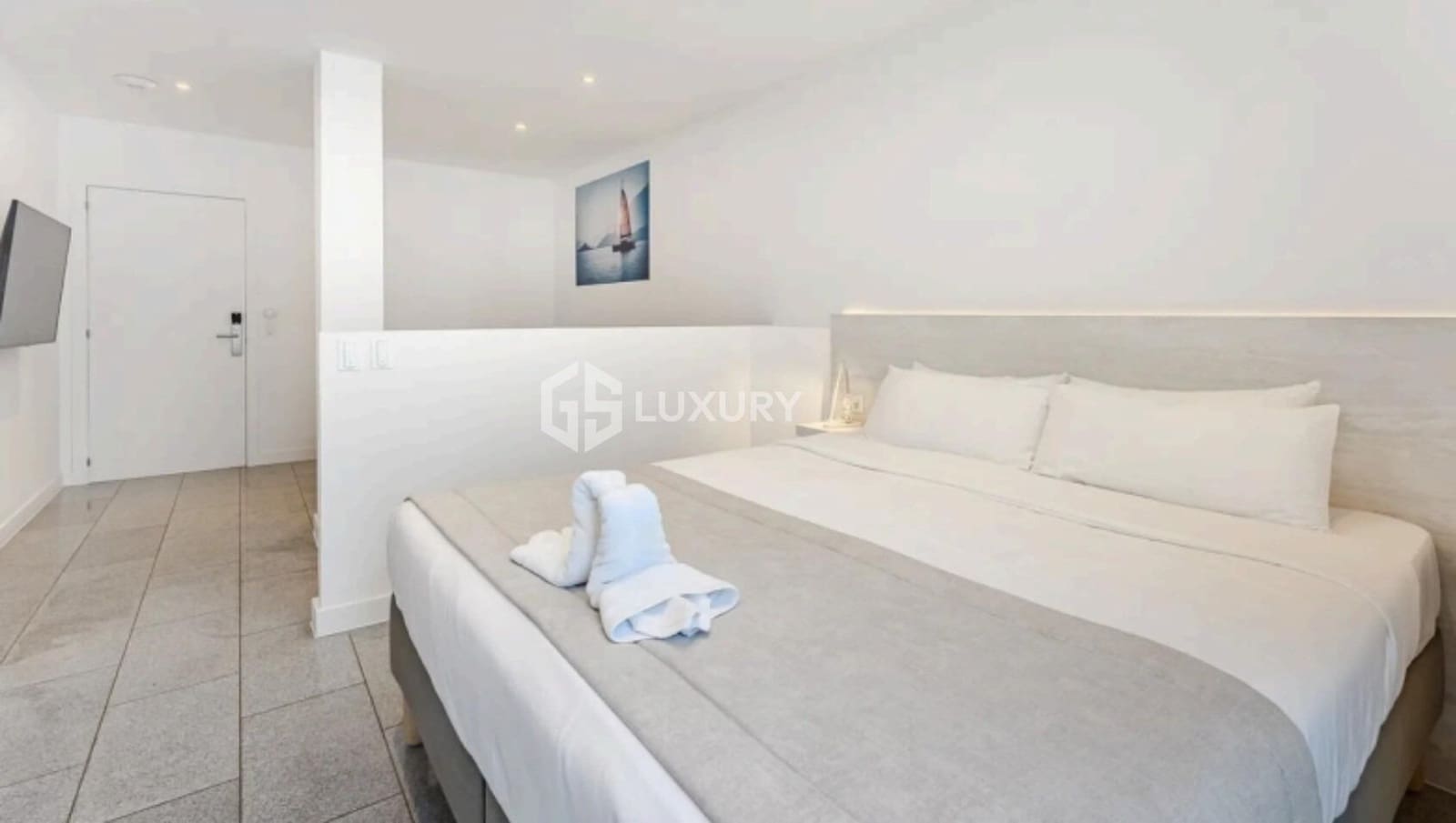 12 soverom Villa til salgs i Playa Paraiso med svømmebasseng garasje - € 4 000 000 (Ref: 9276540)