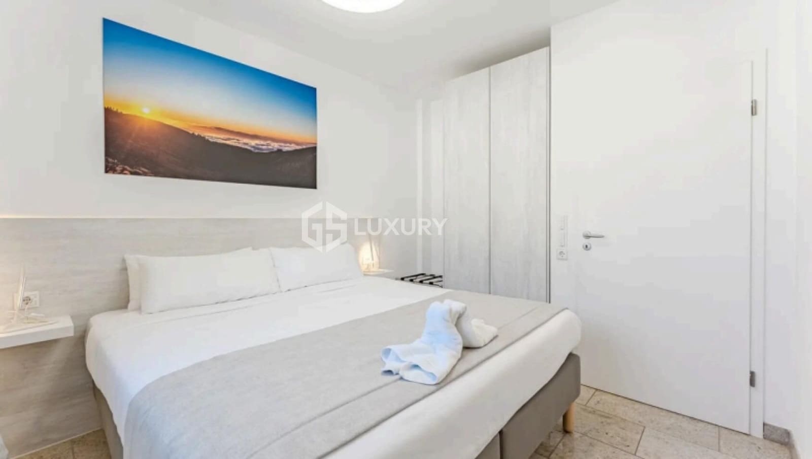 12 soverom Villa til salgs i Playa Paraiso med svømmebasseng garasje - € 4 000 000 (Ref: 9276540)