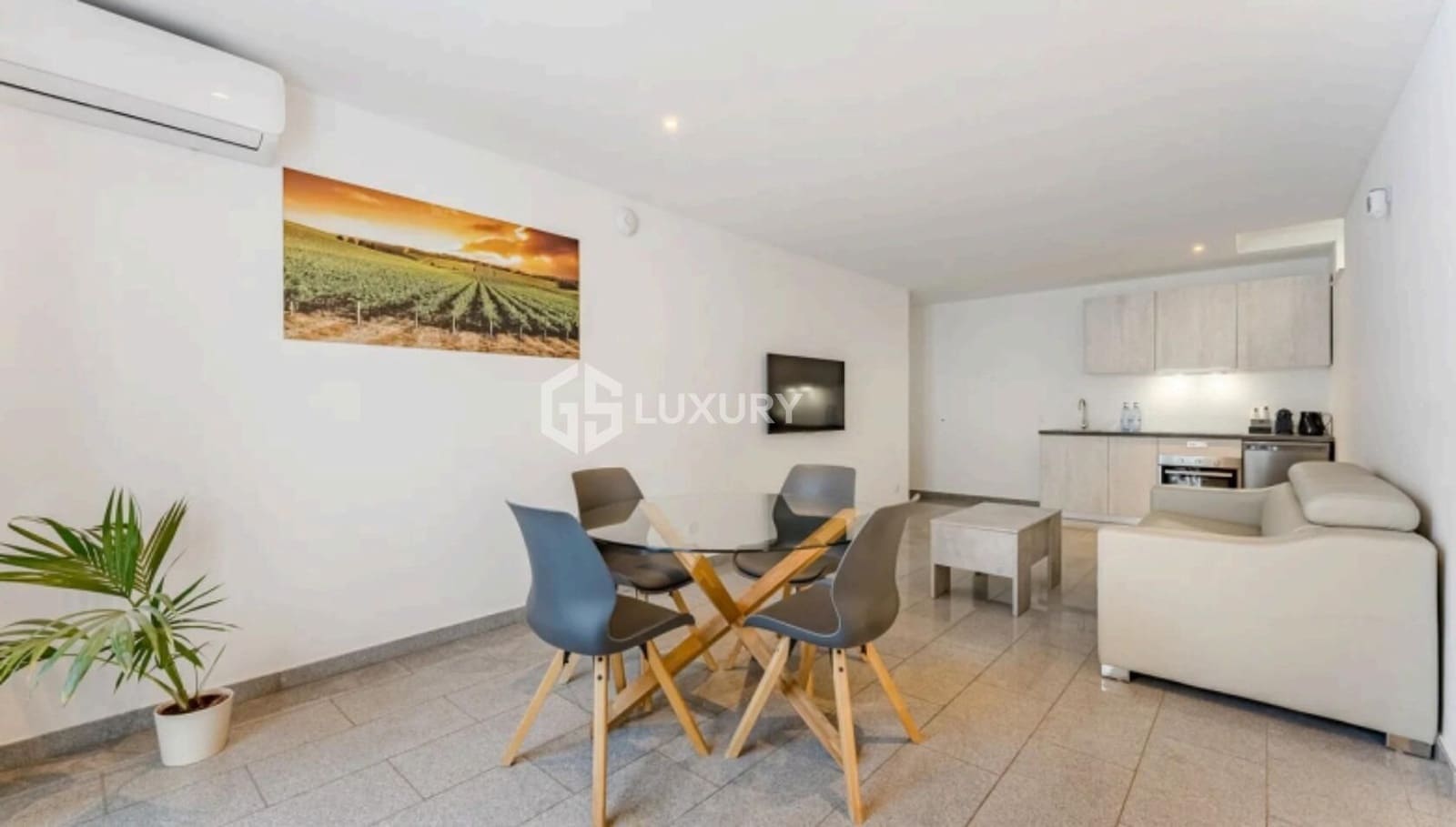 12 soverom Villa til salgs i Playa Paraiso med svømmebasseng garasje - € 4 000 000 (Ref: 9276540)