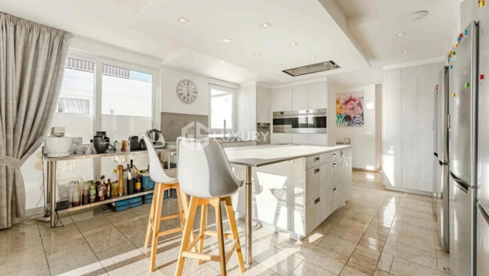 12 soverom Villa til salgs i Playa Paraiso med svømmebasseng garasje - € 4 000 000 (Ref: 9276540)