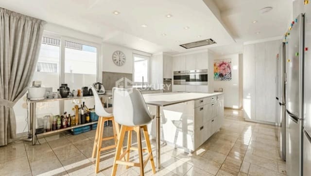 12 slaapkamer Villa te koop in Playa Paraiso, Adeje met zwembad garage - € 4.000.000 (Ref: 9276540)