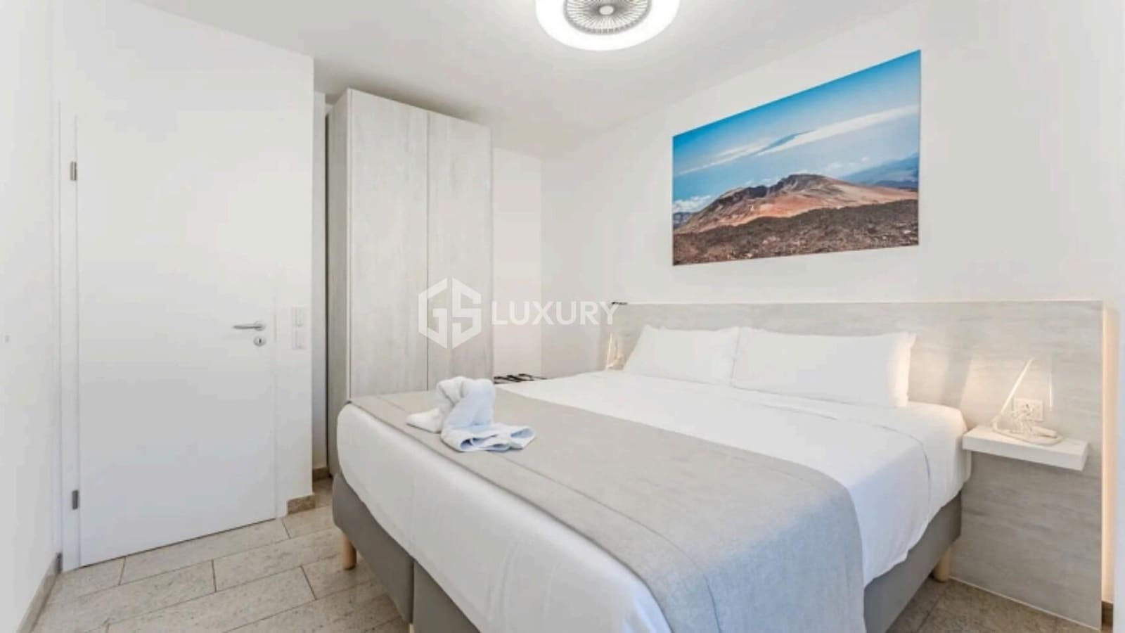 12 soverom Villa til salgs i Playa Paraiso med svømmebasseng garasje - € 4 000 000 (Ref: 9276540)