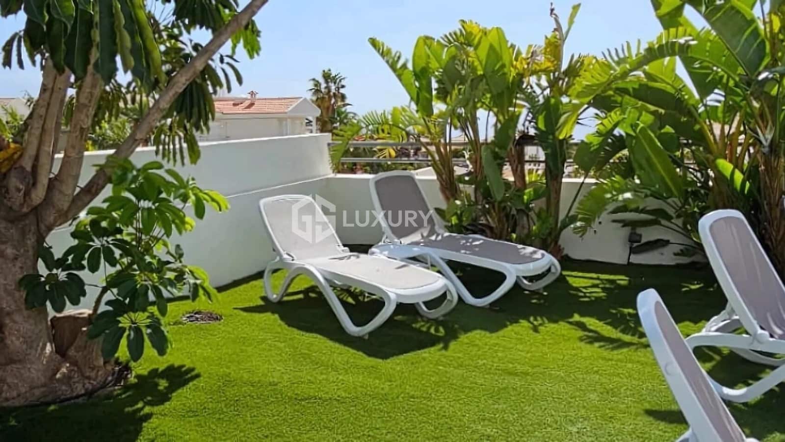 12 soverom Villa til salgs i Playa Paraiso med svømmebasseng garasje - € 4 000 000 (Ref: 9276540)