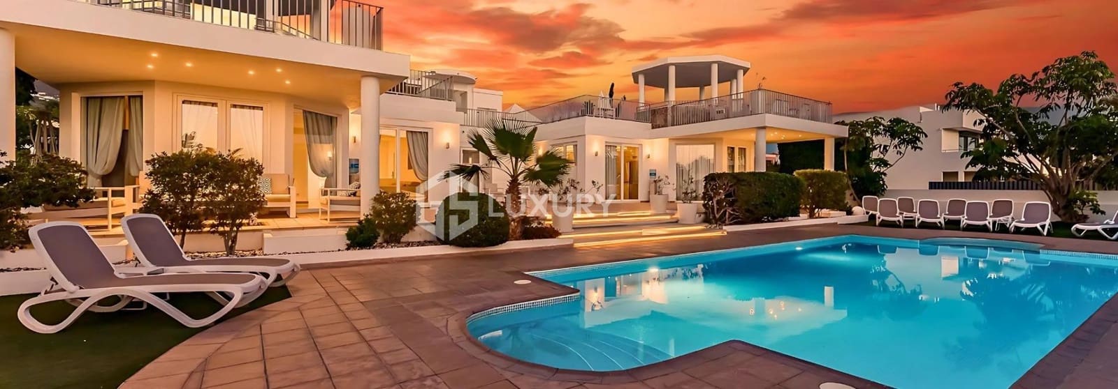 12 soverom Villa til salgs i Playa Paraiso med svømmebasseng garasje - € 4 000 000 (Ref: 9276540)