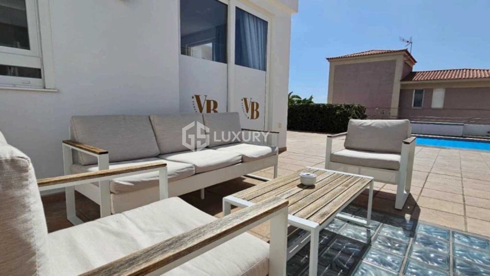 12 soverom Villa til salgs i Playa Paraiso med svømmebasseng garasje - € 4 000 000 (Ref: 9276540)