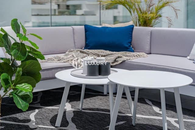 Chalet de 3 habitaciones en Callao Salvaje, Adeje en venta con piscina garaje - 1.749.000 € (Ref: 9282403)