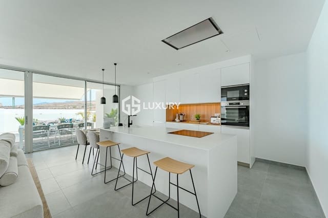 Chalet de 3 habitaciones en Callao Salvaje, Adeje en venta con piscina garaje - 1.749.000 € (Ref: 9282403)