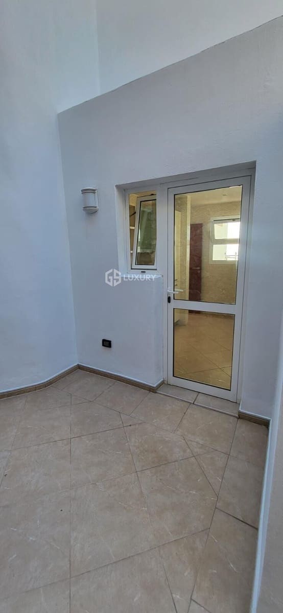 3 chambre Villa/Maison Mitoyenne à vendre à San Eugenio avec piscine garage - 850 000 € (Ref: 9301243)