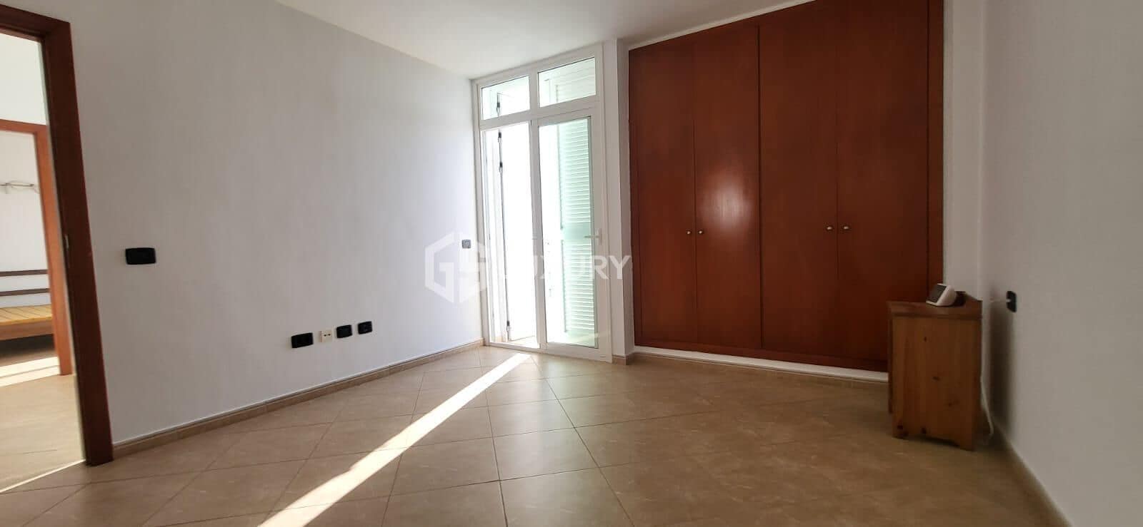 3 chambre Villa/Maison Mitoyenne à vendre à San Eugenio avec piscine garage - 850 000 € (Ref: 9301243)
