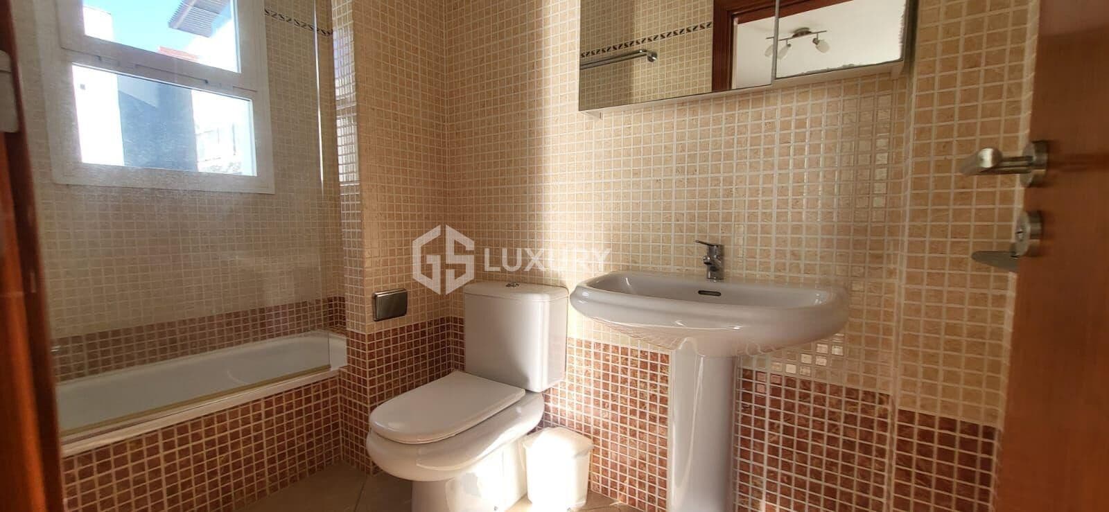 3 chambre Villa/Maison Mitoyenne à vendre à San Eugenio avec piscine garage - 850 000 € (Ref: 9301243)