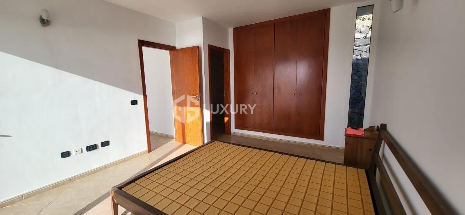 3 chambre Villa/Maison Mitoyenne à vendre à San Eugenio avec piscine garage - 850 000 € (Ref: 9301243)