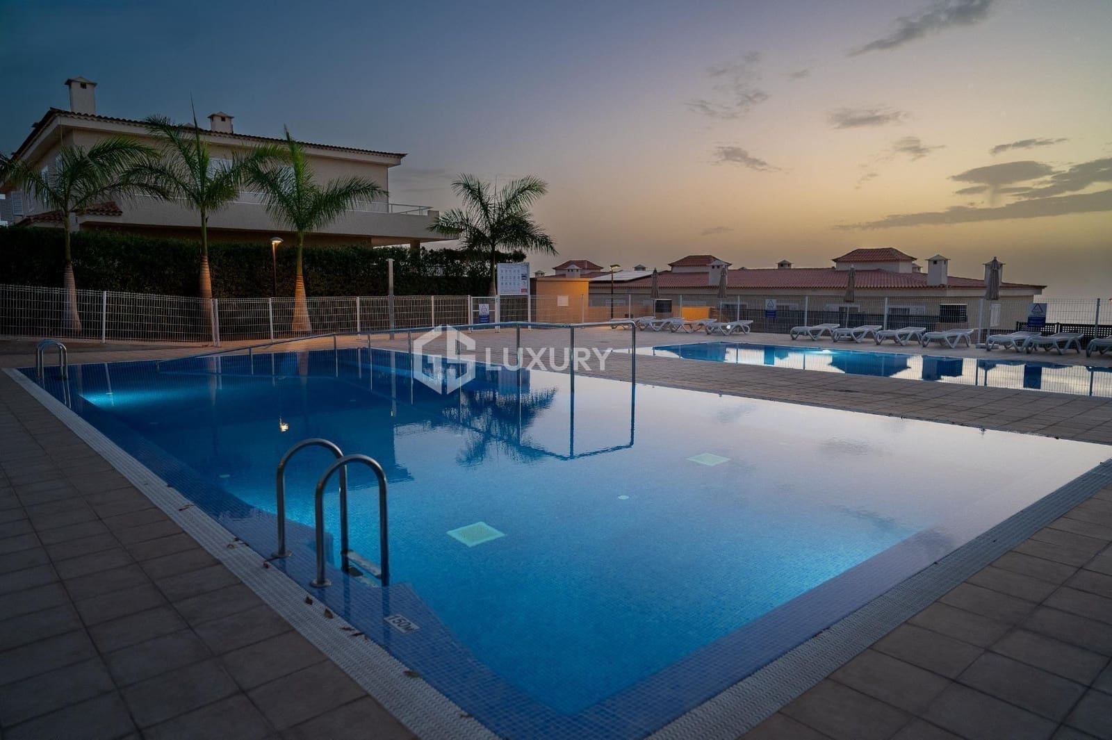 3 soveværelse Semi-Rækkehus til salg i Puerto Santiago med swimmingpool garage - € 1.500.000 (Ref: 9308699)