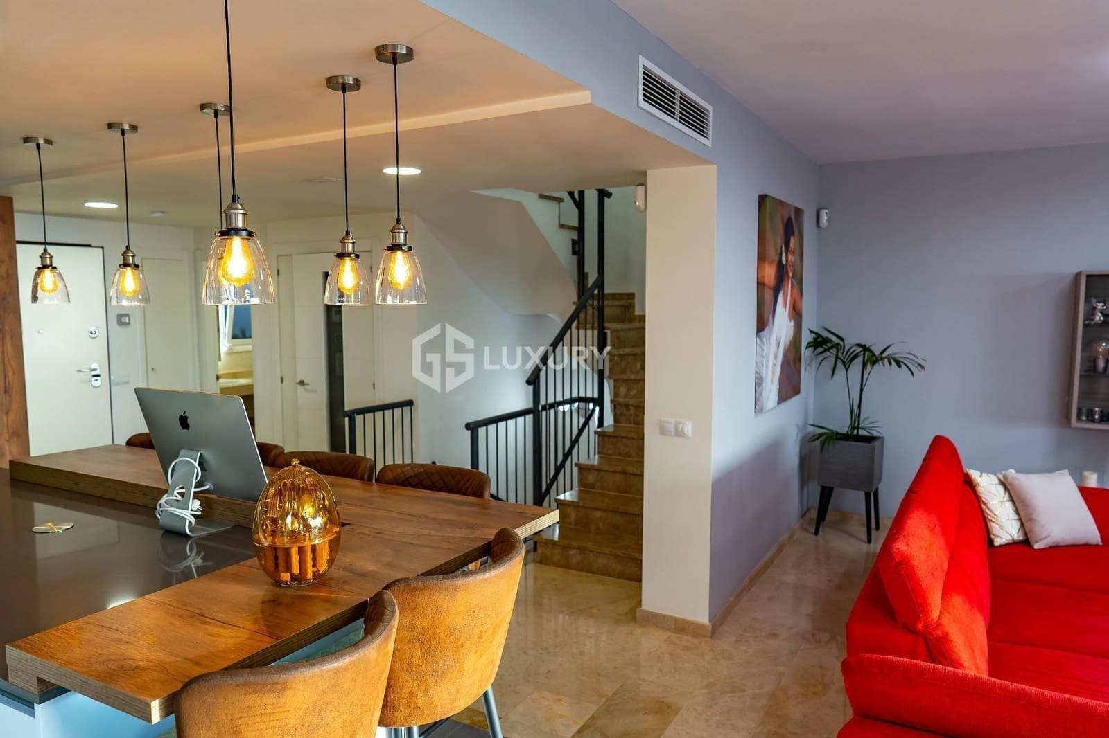 3 soveværelse Semi-Rækkehus til salg i Puerto Santiago med swimmingpool garage - € 1.500.000 (Ref: 9308699)