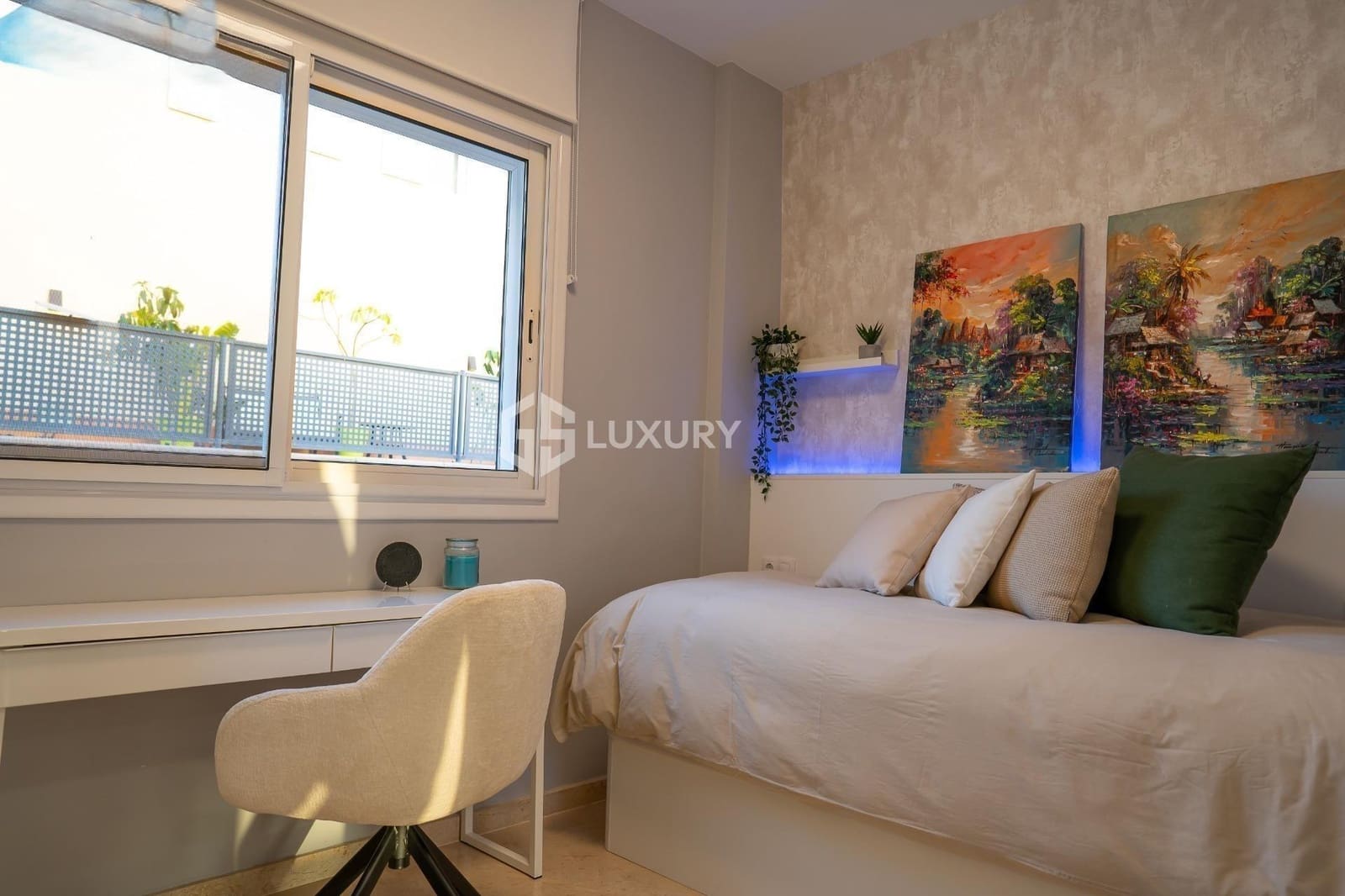 3 soveværelse Semi-Rækkehus til salg i Puerto Santiago med swimmingpool garage - € 1.500.000 (Ref: 9308699)