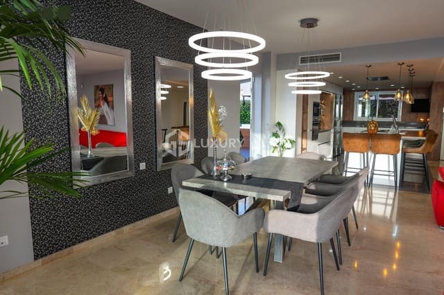 3 slaapkamer Halfvrijstaande villa te koop in Puerto Santiago, Santiago del Teide met zwembad garage - € 1.500.000 (Ref: 9308699)