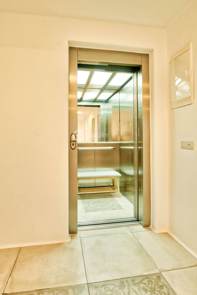 7 sovrum Villa till salu i Puerto Santiago med pool garage - 2 300 000 € (Ref: 9322627)