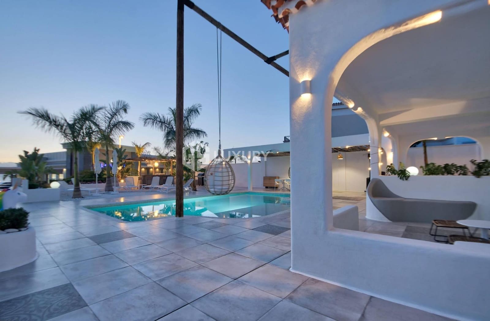 7 sovrum Villa till salu i Puerto Santiago med pool garage - 2 300 000 € (Ref: 9322627)